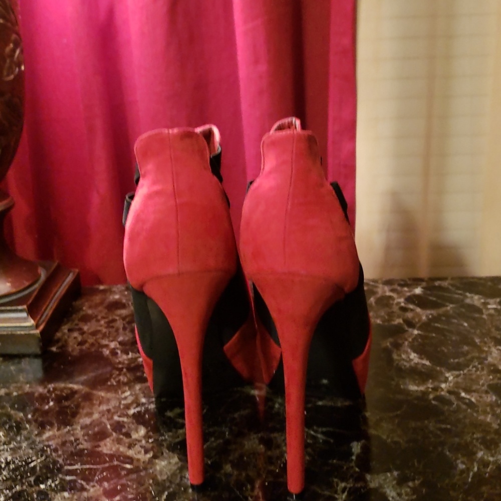 SHOES - Picture 7 of 7